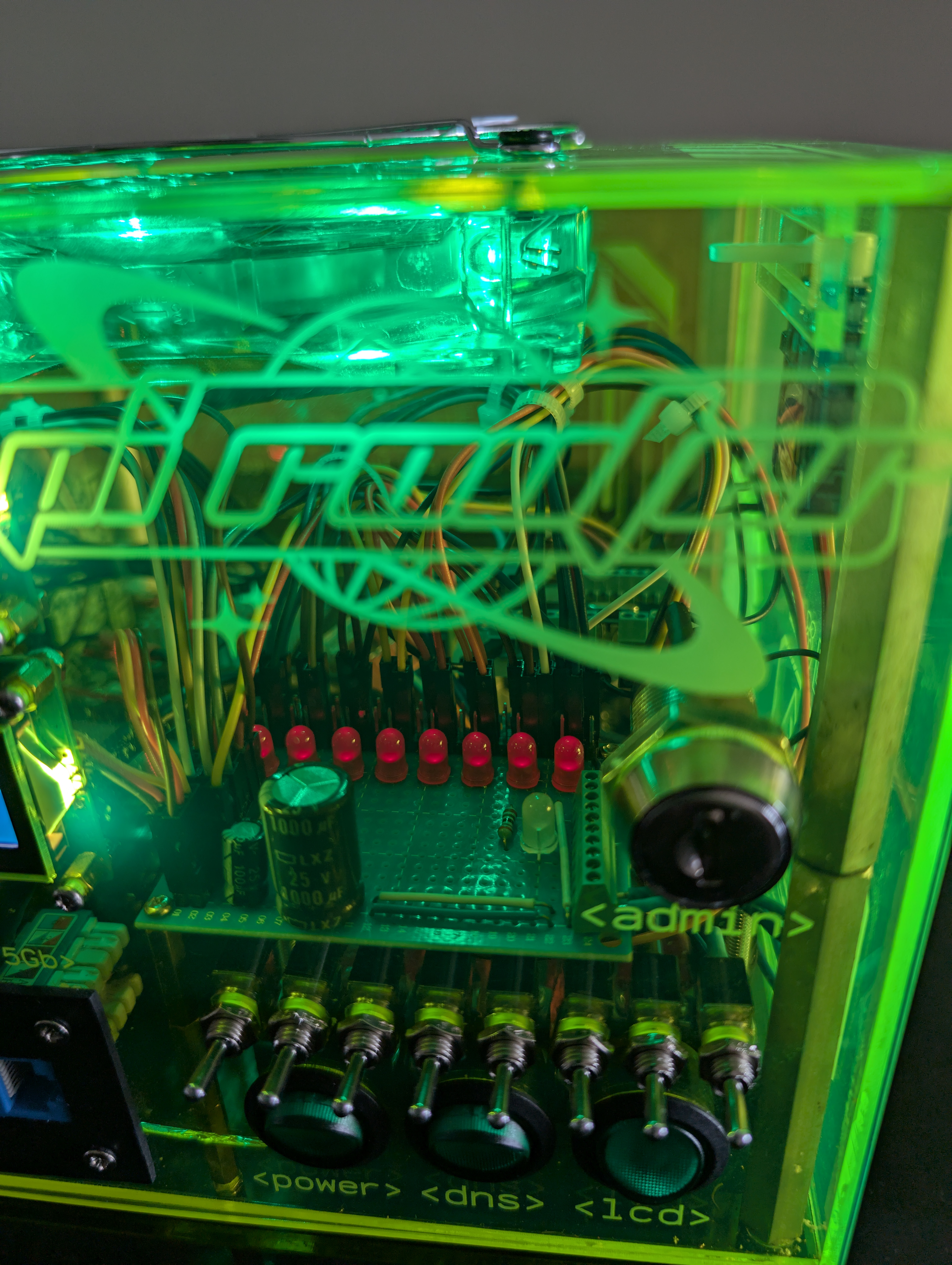 The circuit I made to lock/unlock the enclosure